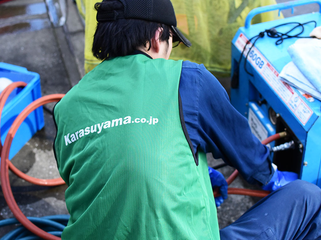 スタッフによる消火器の点検