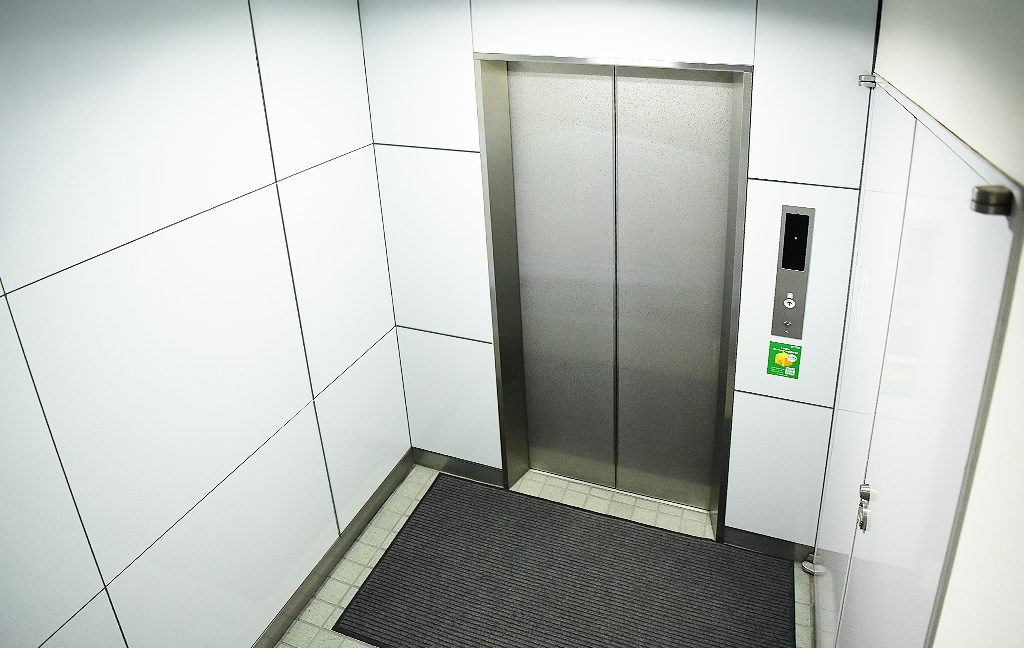 烏山お茶の水ビル｜エレベーター