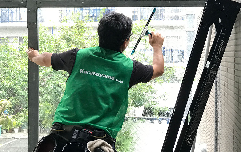 マンションのガラス清掃